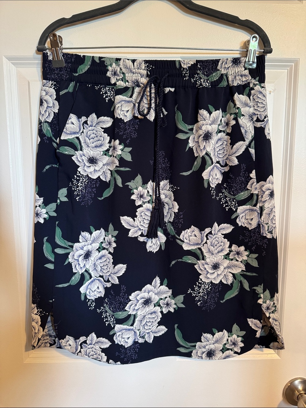 LOFT Navy Floral Drawstring Waist Skirt with White and Green Flowers